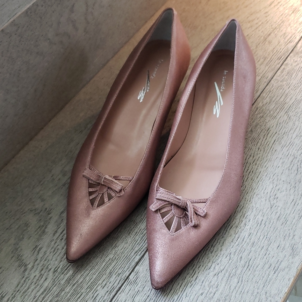 Pink kitten heels pump
